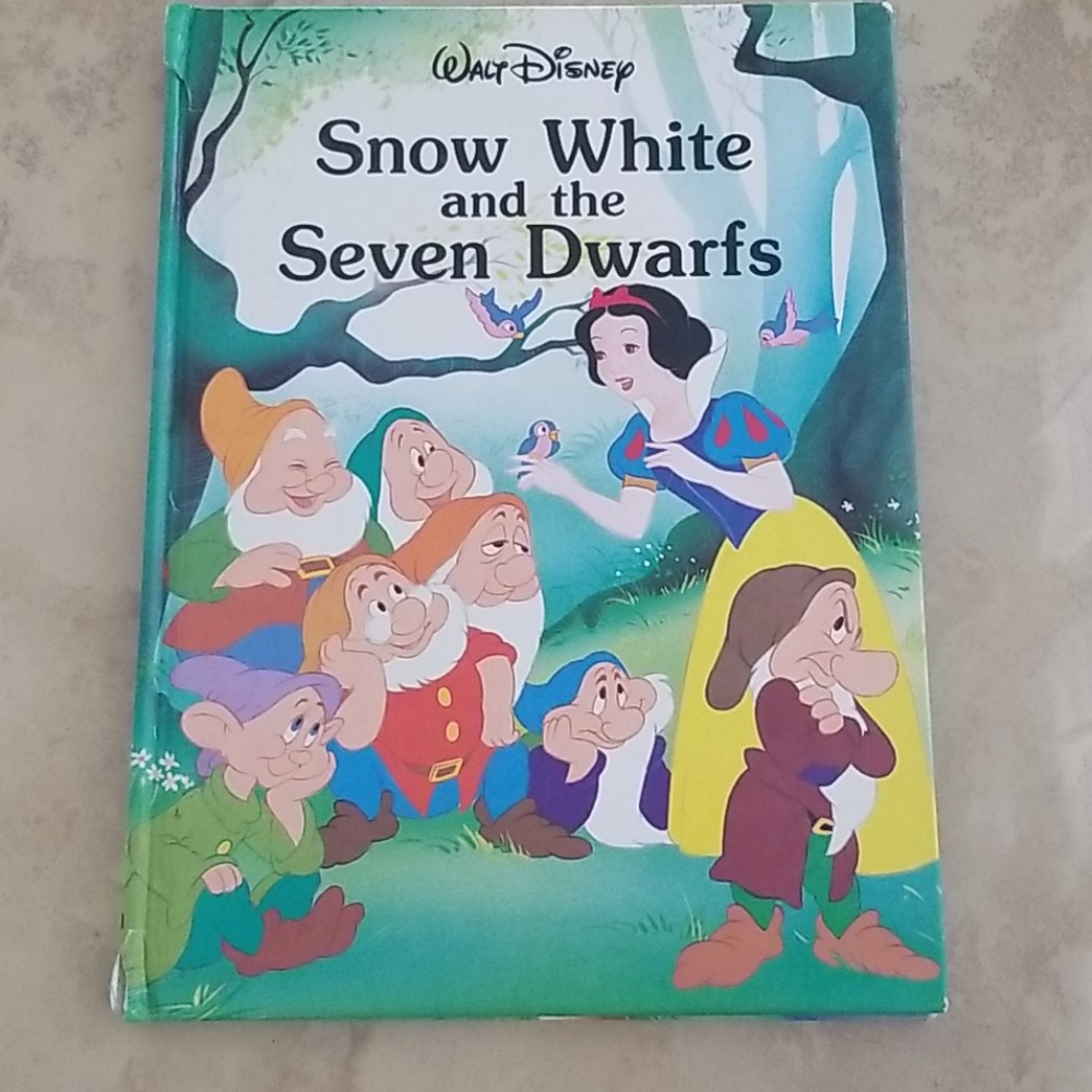 Snow White and the Seven Dwarfs Book